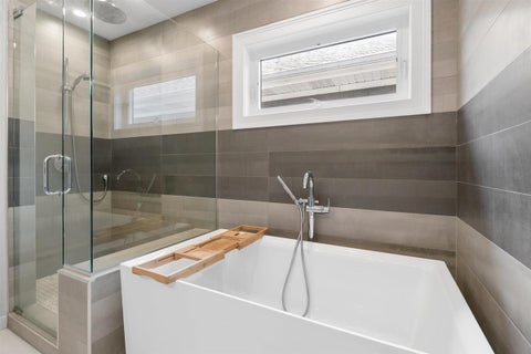 Tiny photo for 6739 N Oxford Avenue, Chicago, IL 60631 (MLS # 12743084)