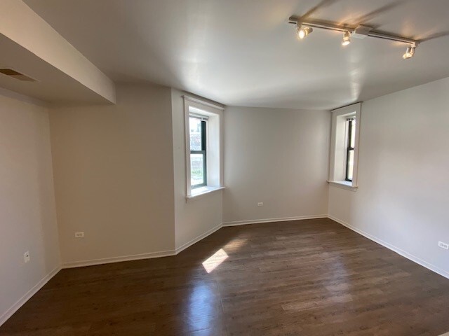 30 E Roosevelt Road 501
