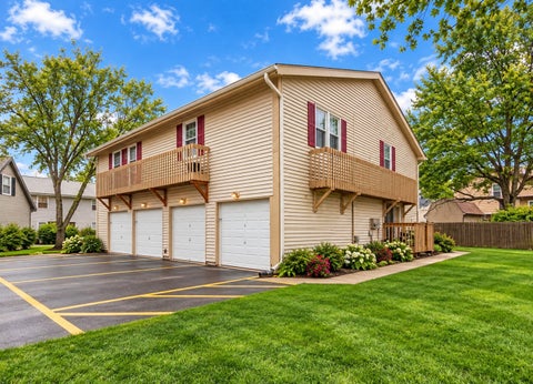 Tiny photo for 212 Hudson Court #B, Bolingbrook, IL 60440 (MLS # 12763989)