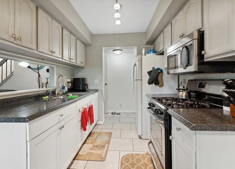 Tiny photo for 212 Hudson Court #B, Bolingbrook, IL 60440 (MLS # 12763989)