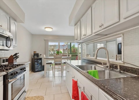 Tiny photo for 212 Hudson Court #B, Bolingbrook, IL 60440 (MLS # 12763989)