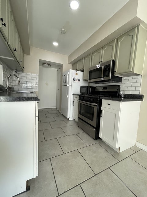Tiny photo for 212 Hudson Court #B, Bolingbrook, IL 60440 (MLS # 12763989)