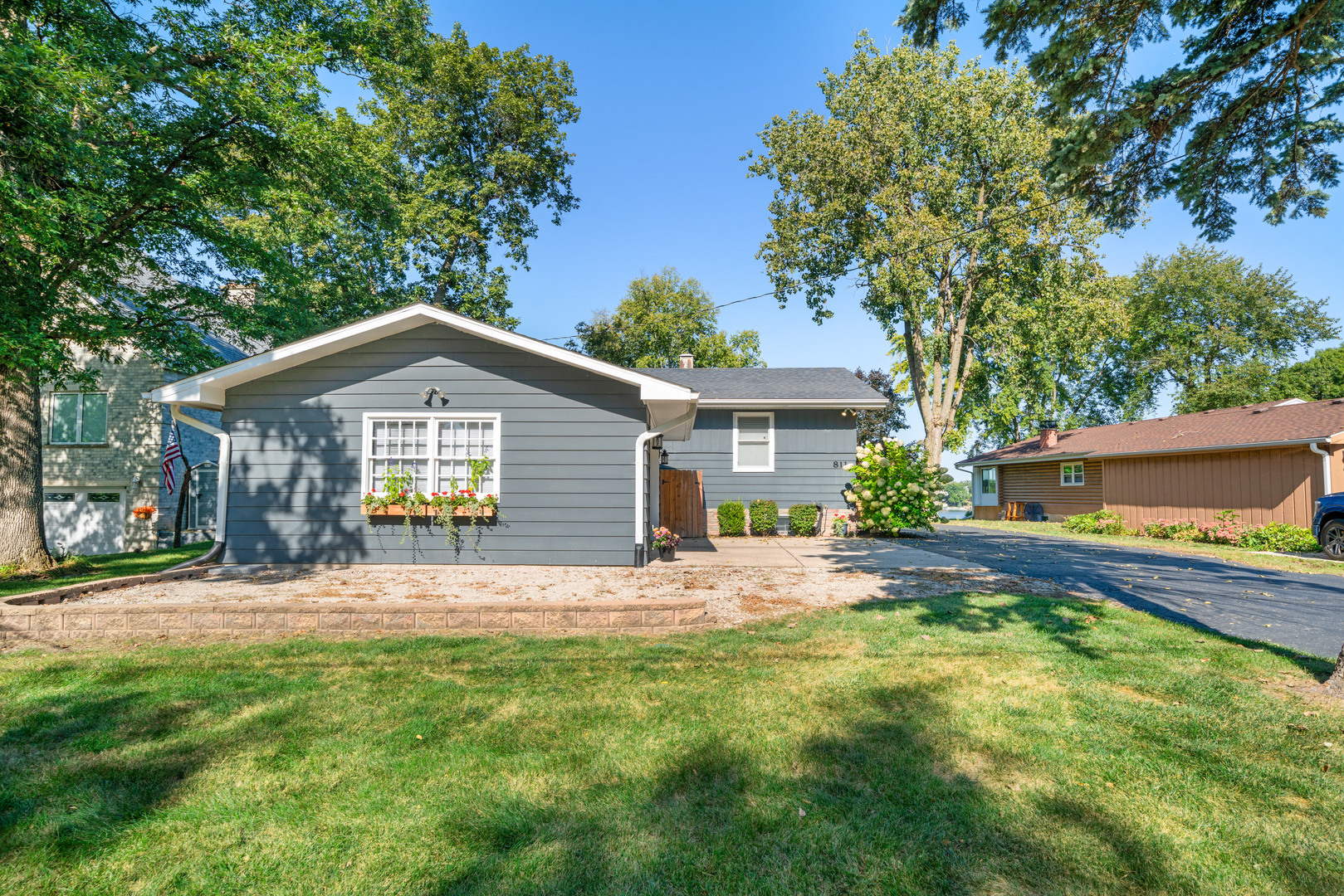 811 Lake Holiday Drive