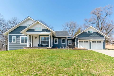 Photo of 8610 Lakeshore Drive, Pleasant Prairie, WI 53158 (MLS # 12619125)