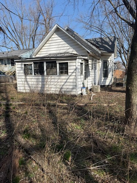 Tiny photo for 916 W Front Street, Bloomington, IL 61701 (MLS # 12602922)