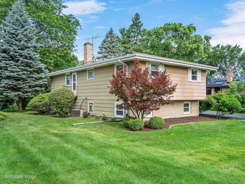 Tiny photo for 102 Hill Street, Roselle, IL 60172 (MLS # 12675978)