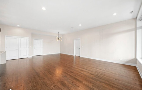469 N Paulina Street 302