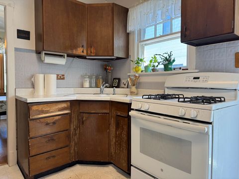 Tiny photo for 1600 Greenwood Street, Evanston, IL 60201 (MLS # 12492101)