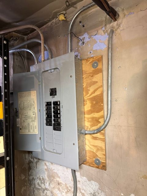 Tiny photo for 1600 Greenwood Street, Evanston, IL 60201 (MLS # 12492101)