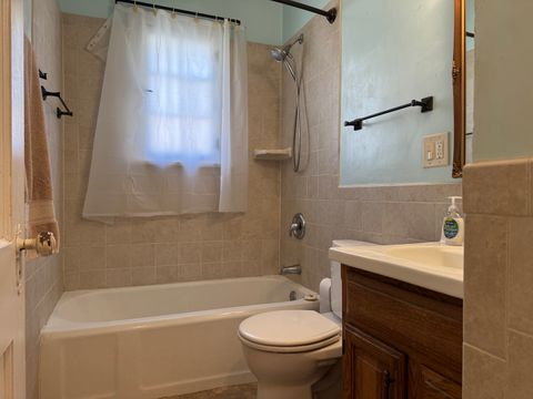 Tiny photo for 1600 Greenwood Street, Evanston, IL 60201 (MLS # 12492101)