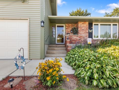 Tiny photo for 1045 Nottingham Lane, Hoffman Estates, IL 60169 (MLS # 12476904)