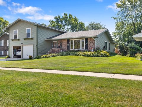 Tiny photo for 1045 Nottingham Lane, Hoffman Estates, IL 60169 (MLS # 12476904)