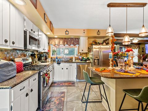 Tiny photo for 1045 Nottingham Lane, Hoffman Estates, IL 60169 (MLS # 12476904)