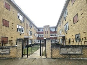 3201 W BERWYN AVE APT 1S, CHICAGO, IL 60625 - Image 600e0caf2dc4fce4ac5ef8d1db88e76d/3258162100