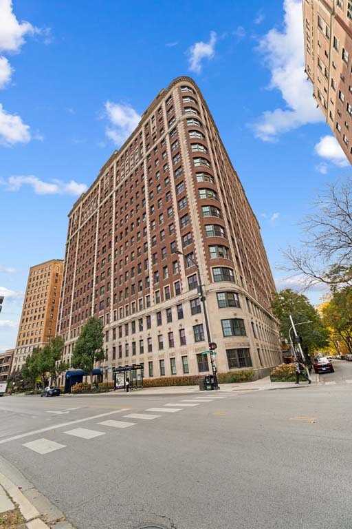 3750 N Lake Shore Drive 3G
