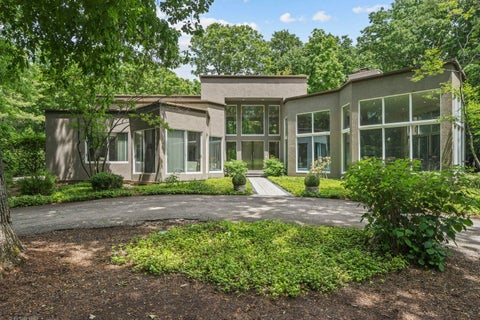 Photo of 2 Dunsinane Lane, Bannockburn, IL 60015 (MLS # 12677111)