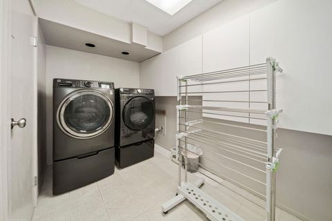 Tiny photo for 2 Dunsinane Lane, Bannockburn, IL 60015 (MLS # 12677111)