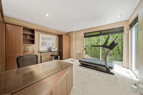 Tiny photo for 2 Dunsinane Lane, Bannockburn, IL 60015 (MLS # 12677111)