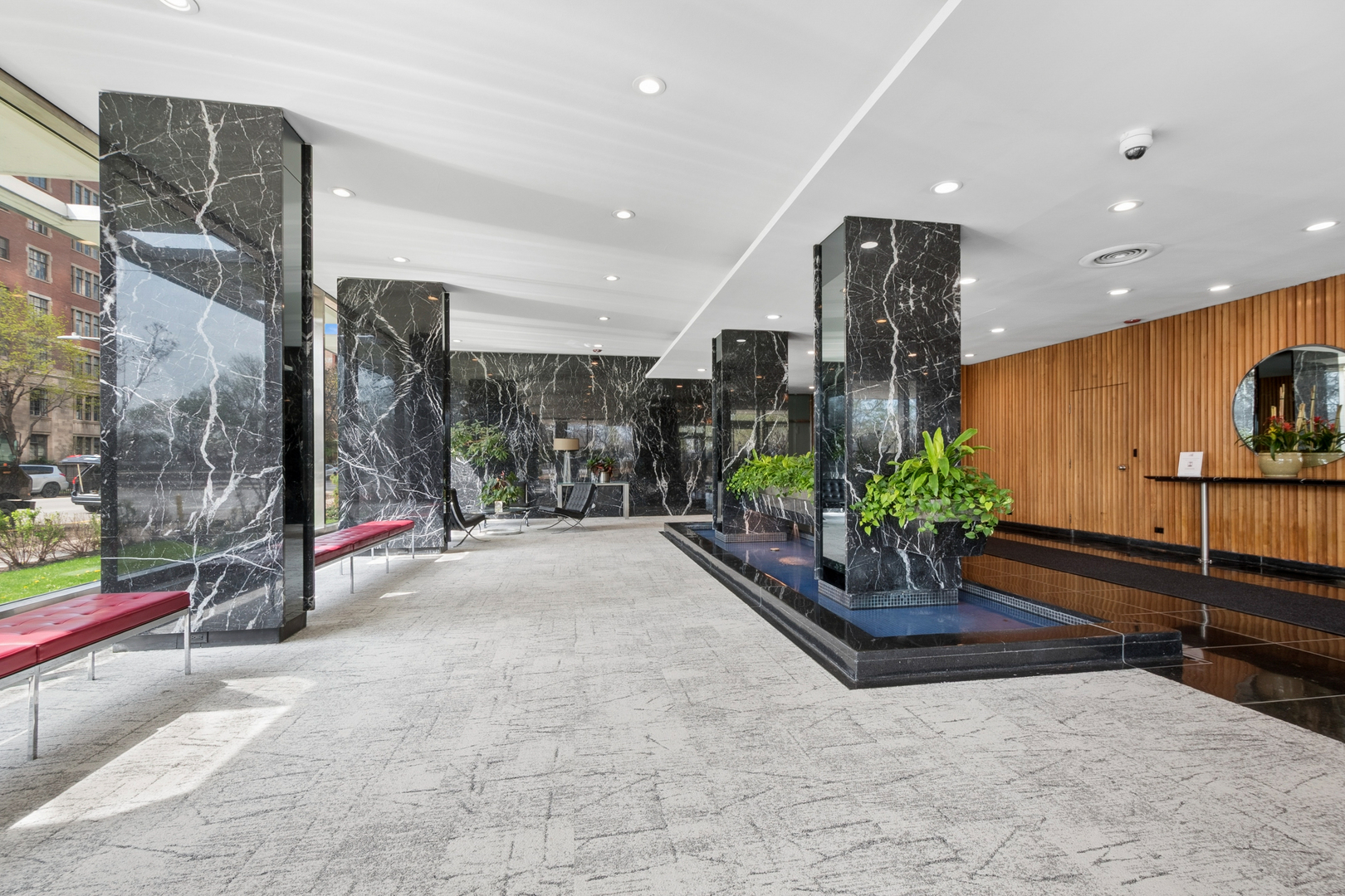 3900 N Lake Shore Drive 9B