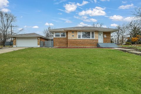 Photo of 2 N Wisconsin Avenue, Addison, IL 60101 (MLS # 12524158)