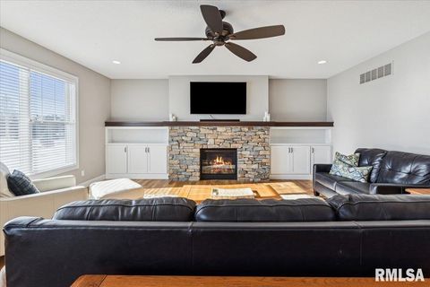 Tiny photo for 3535 COBBLESTONE Drive, Bettendorf, IA 52722 (MLS # QC4269954)