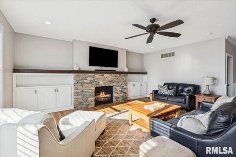 Tiny photo for 3535 COBBLESTONE Drive, Bettendorf, IA 52722 (MLS # QC4269954)