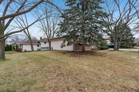 Tiny photo for 641 Winthrop Avenue, Glendale Heights, IL 60139 (MLS # 12536125)