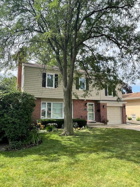 Tiny photo for 1705 Glenview Avenue, Park Ridge, IL 60068 (MLS # 12709096)