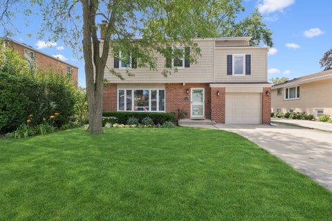 Photo of 1705 Glenview Avenue, Park Ridge, IL 60068 (MLS # 12709096)