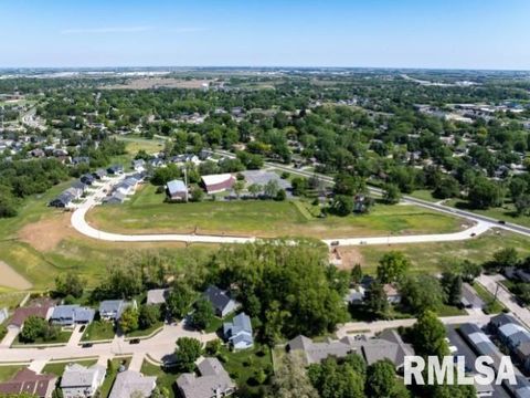 Tiny photo for 4730 WILLOW Circle, Davenport, IA 52806 (MLS # QC4269738)