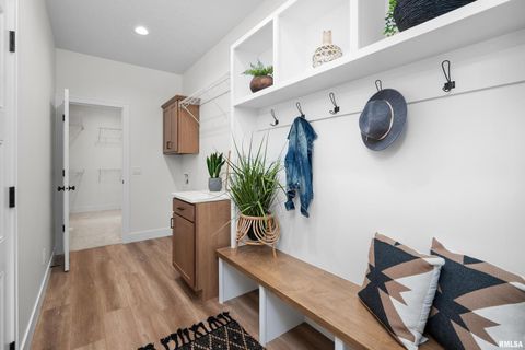 Tiny photo for 4730 WILLOW Circle, Davenport, IA 52806 (MLS # QC4269738)