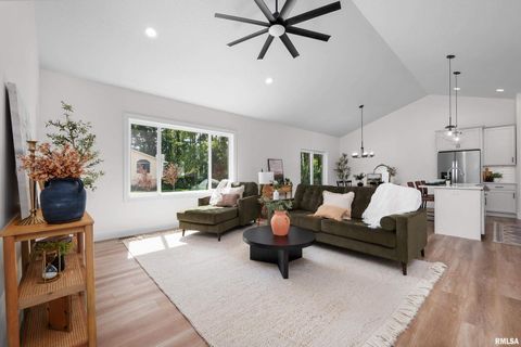 Tiny photo for 4730 WILLOW Circle, Davenport, IA 52806 (MLS # QC4269738)