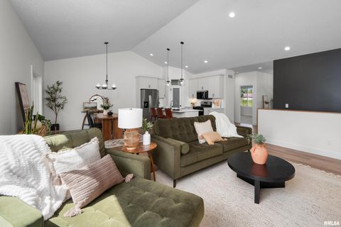 Tiny photo for 4730 WILLOW Circle, Davenport, IA 52806 (MLS # QC4269738)