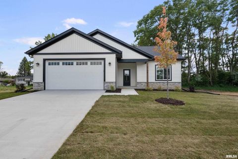 Photo of 4730 WILLOW Circle, Davenport, IA 52806 (MLS # QC4269738)