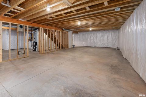 Tiny photo for 4730 WILLOW Circle, Davenport, IA 52806 (MLS # QC4269738)