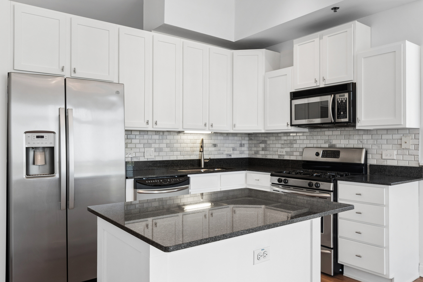 230 W DIVISION Street 1408