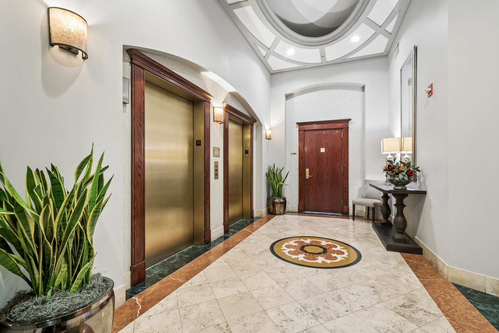 230 W DIVISION Street 1408