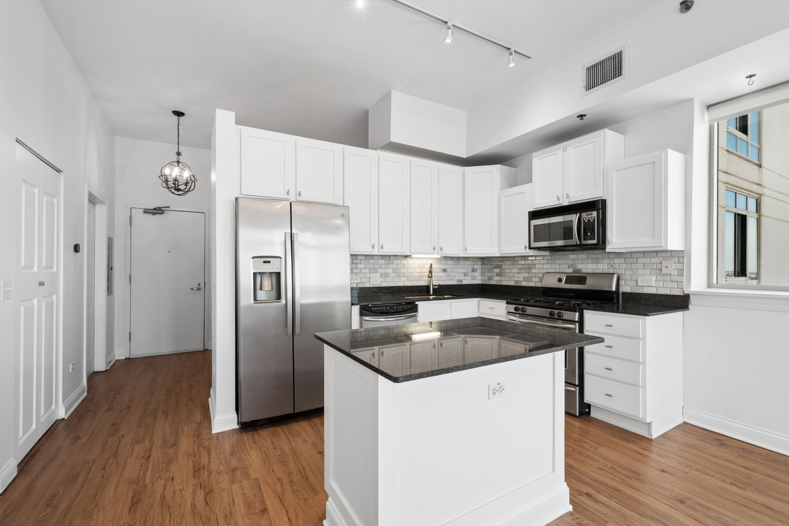 230 W DIVISION Street 1408