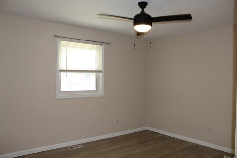 Tiny photo for 514 Roddy Road, Salem, IL 62881 (MLS # 12636984)