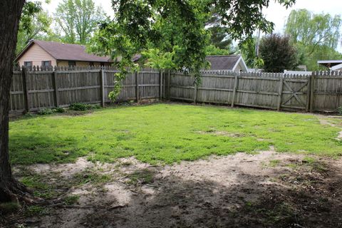 Tiny photo for 514 Roddy Road, Salem, IL 62881 (MLS # 12636984)