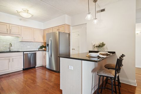 Tiny photo for 200 W Campbell Street #705, Arlington Heights, IL 60005 (MLS # 12518313)