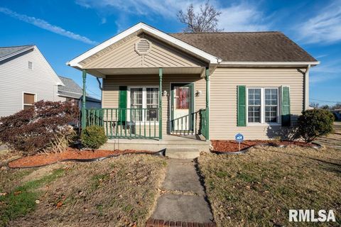 Photo of 512 N 16TH Street, Herrin, IL 62948 (MLS # QC4269962)