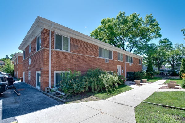 32 N MAIN ST APT 1S, GLEN ELLYN, IL 60137 - Image 60231ec1e6029fbfe4f75f4bc3a43dc2/399907054