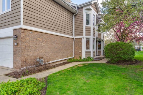 Tiny photo for 73 Woodstone Drive, Buffalo Grove, IL 60089 (MLS # 12680599)