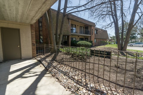 Tiny photo for 250 Old Oak Drive #172, Buffalo Grove, IL 60089 (MLS # 12721034)