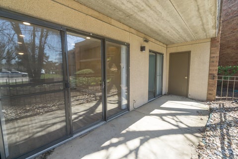 Tiny photo for 250 Old Oak Drive #172, Buffalo Grove, IL 60089 (MLS # 12721034)