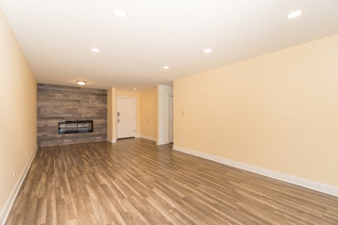 Tiny photo for 250 Old Oak Drive #172, Buffalo Grove, IL 60089 (MLS # 12721034)