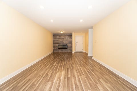 Tiny photo for 250 Old Oak Drive #172, Buffalo Grove, IL 60089 (MLS # 12721034)