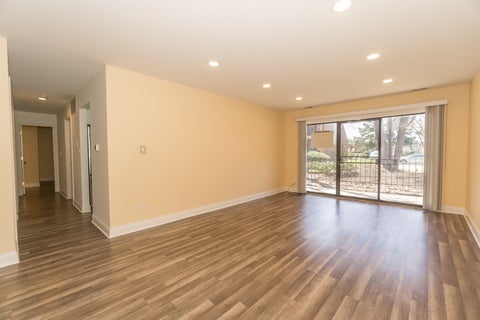 Tiny photo for 250 Old Oak Drive #172, Buffalo Grove, IL 60089 (MLS # 12721034)