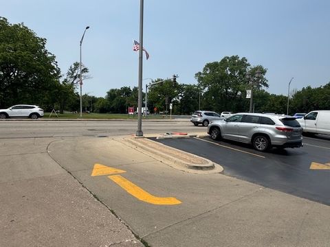 Tiny photo for 7929 W Cermak Road #I, North Riverside, IL 60546 (MLS # 12385751)